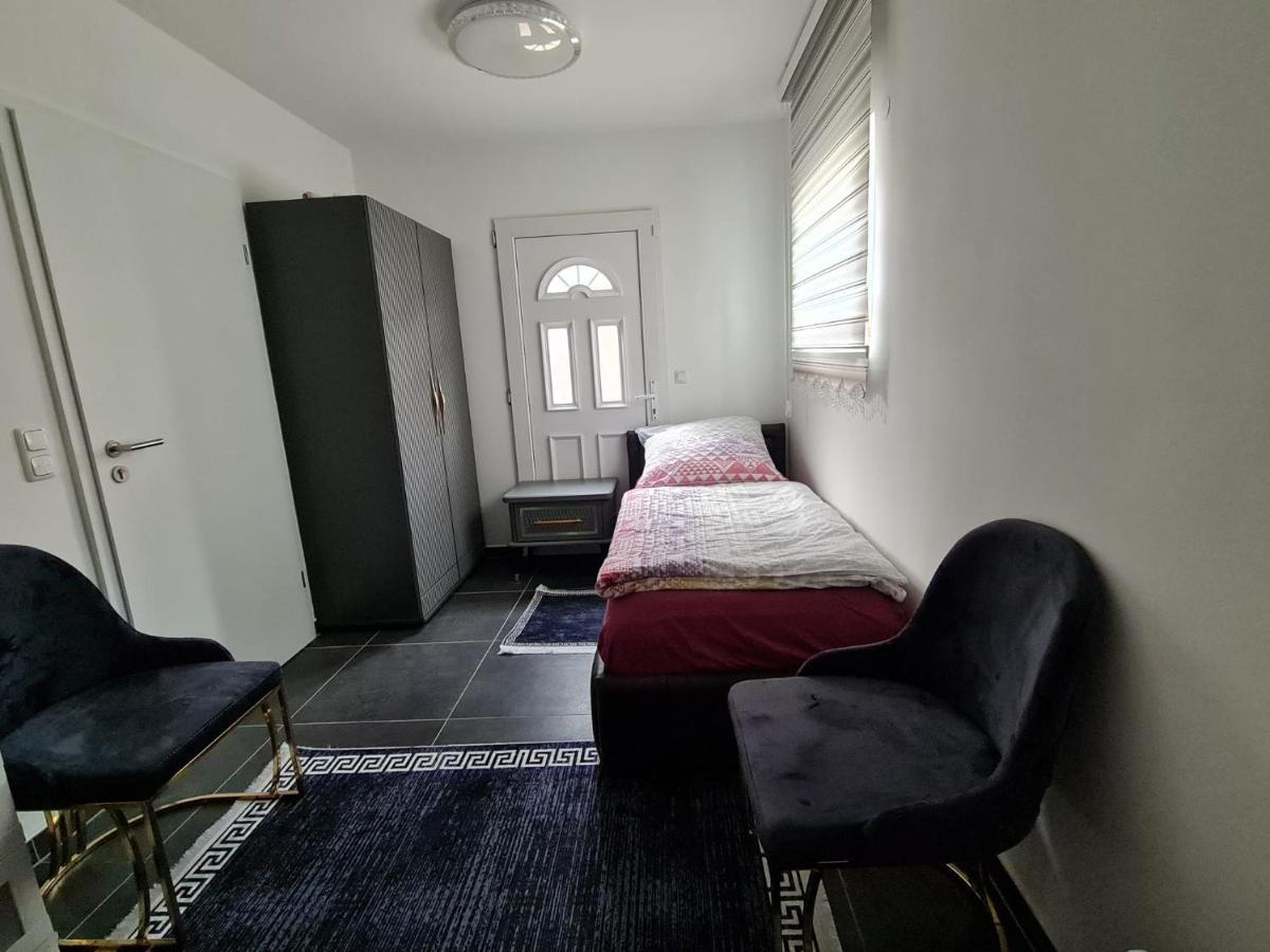 Roggendorf Zimmervermietung Köln Exteriör bild