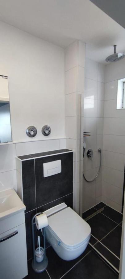 Roggendorf Zimmervermietung Köln Exteriör bild