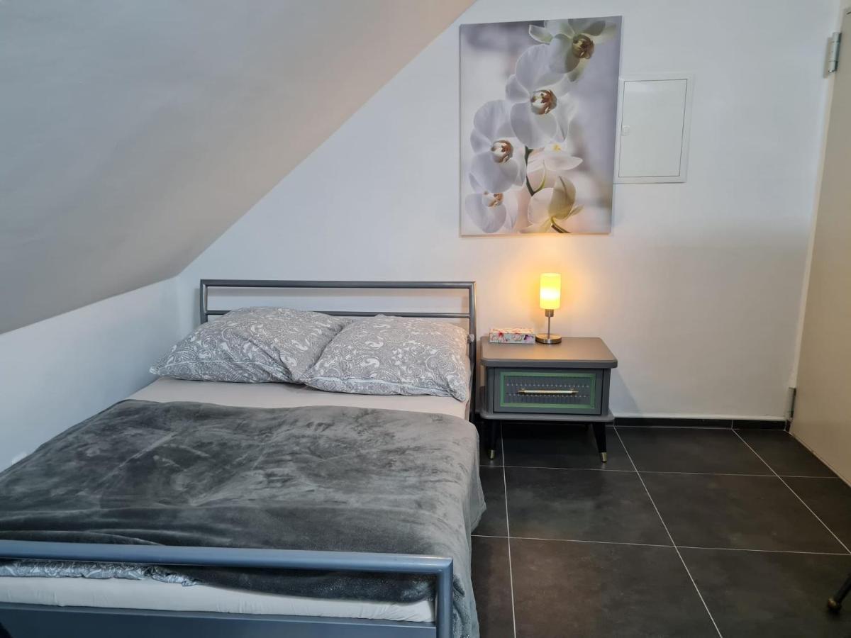 Roggendorf Zimmervermietung Köln Exteriör bild