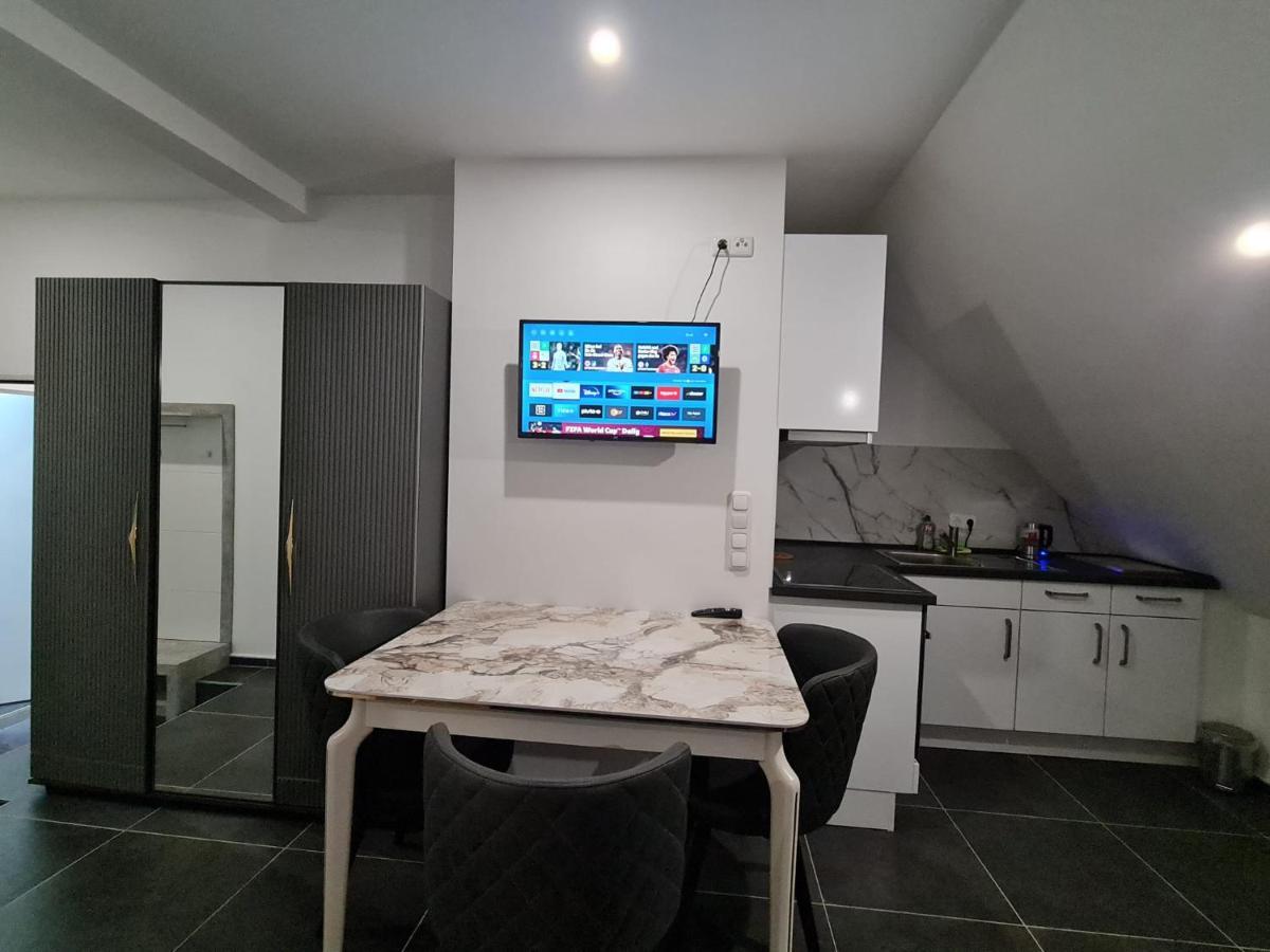 Roggendorf Zimmervermietung Köln Exteriör bild